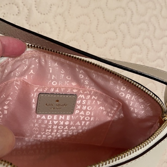 Kate Spade Crossbody Purse in Cream and Tan - Picture 8 of 10
